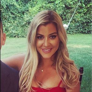 Meet your Posher, Leah